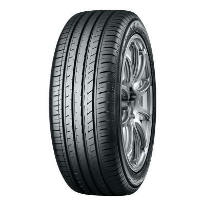 275/35R19 100W YOKOHAMA BLUEARTH-GT AE51 i gruppen D�CK / SOMMARD�CK hos TH Pettersson AB (237-275351951)